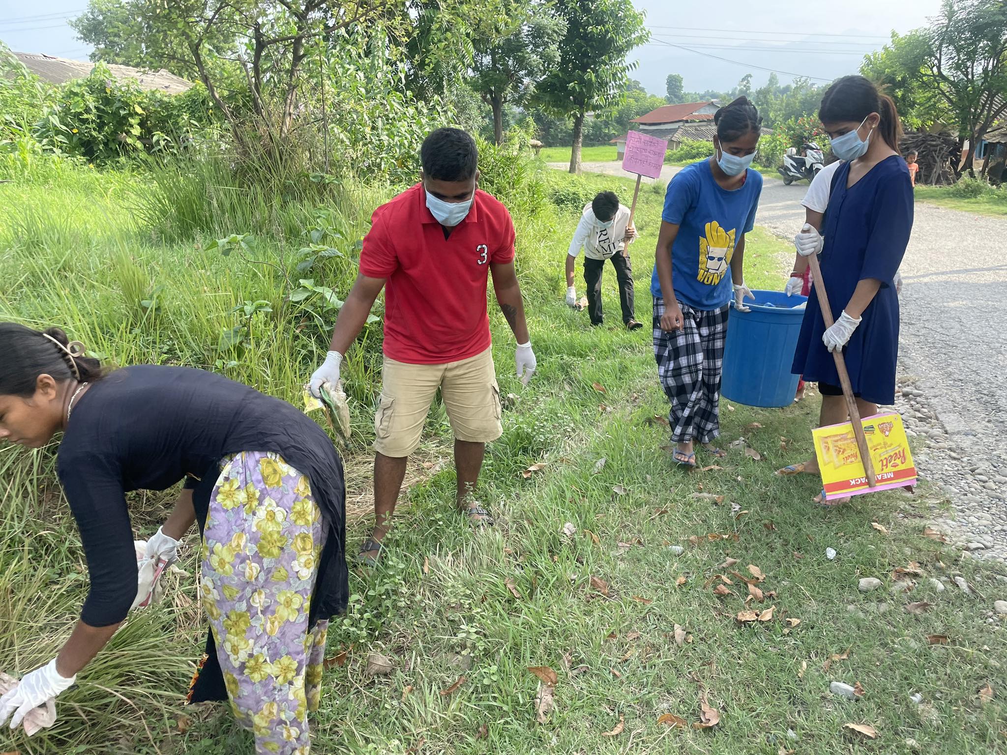 कञ्चनको गौरीडामा आफ्नो आफै बनाउँ अभियान अन्तर्गत सरसफाई कार्यक्रम